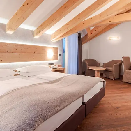 Foresta Hotel 4*